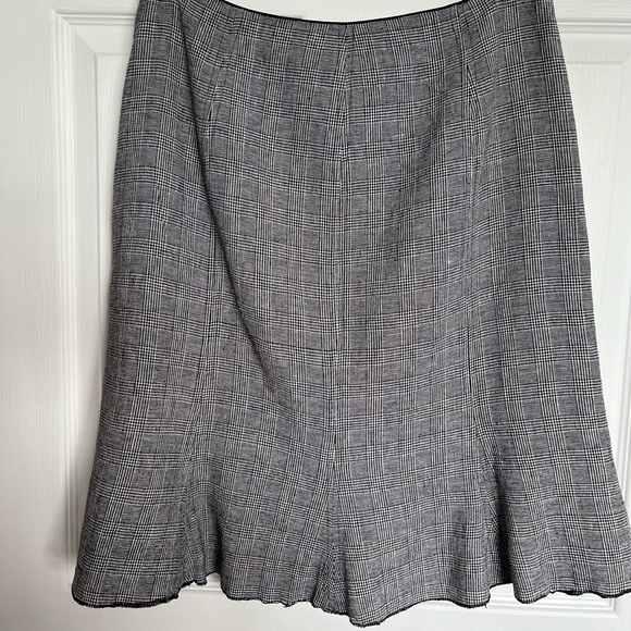 Elegant linen skirt with lining. - Picture 3 of 4